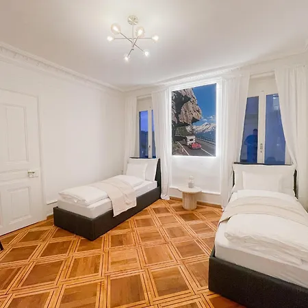 West Center 4 Bed Free Parking Wifi *
