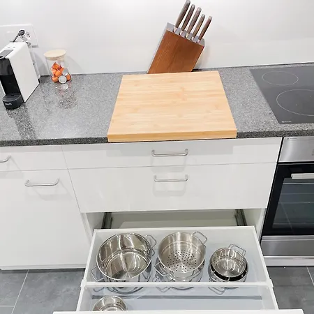 West Center 4 Bed Free Parking Wifi Daire *